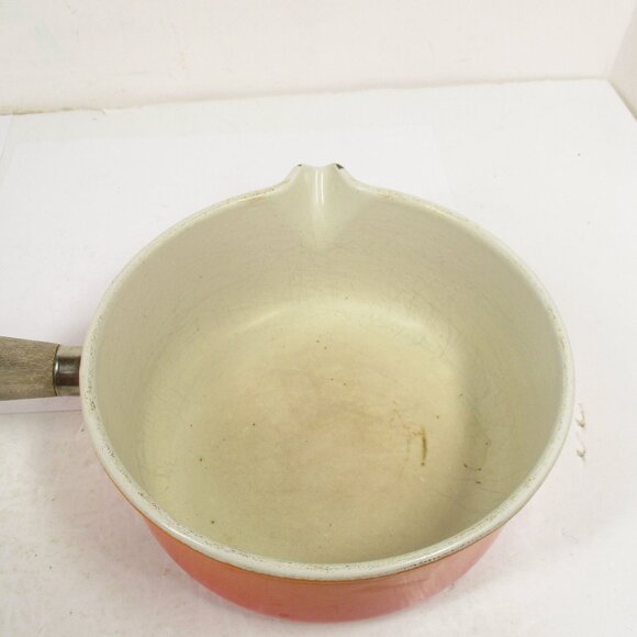 Vintage LE CREUSET Wood-Handle Sauce Pot #18 Orange with Poor Spout France - Picture 6 of 10
